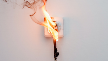 Какие законы и нормативы регулируют ситуацию с запахом гари после пожара?